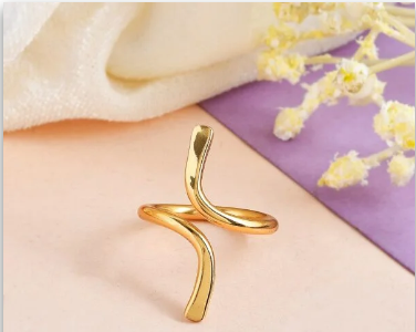 Graceful Sizzling Statement Ring – Adjustable