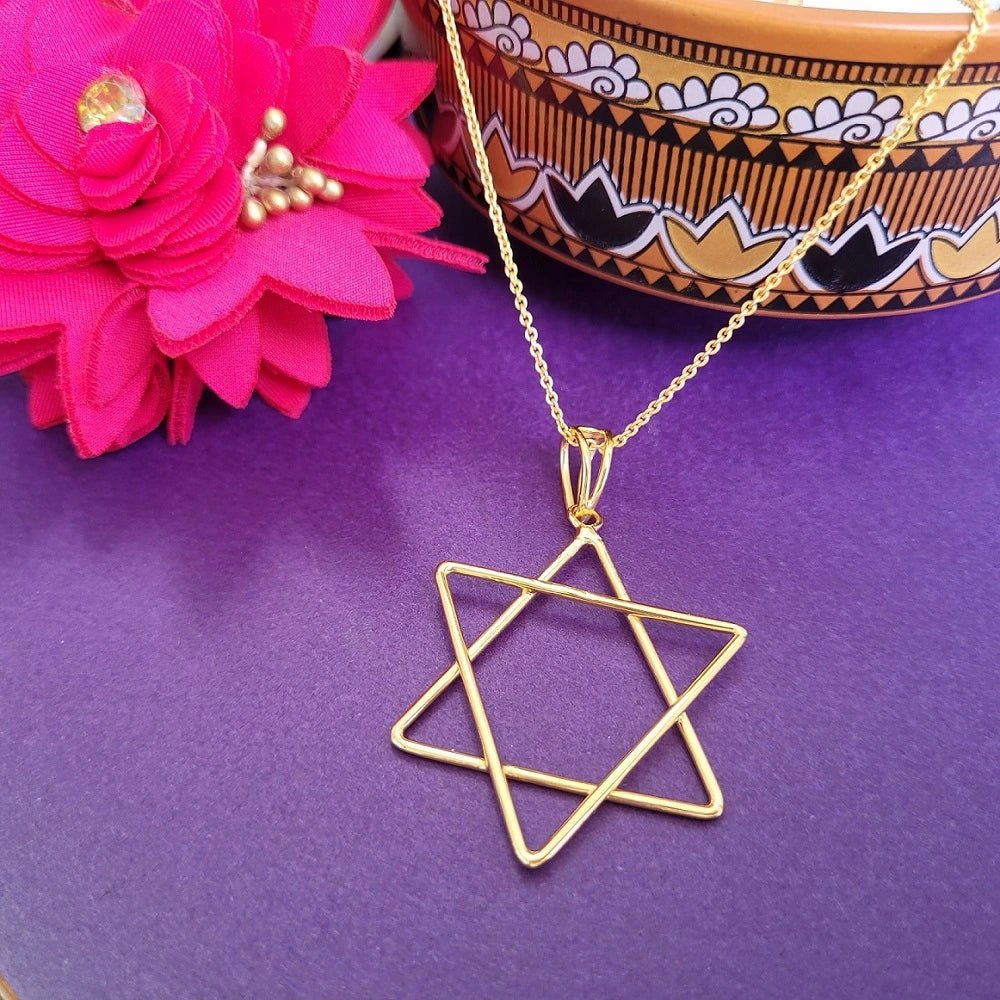 Hollow Star Shaped Pendant Necklace